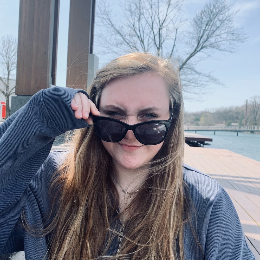 Meet your Posher, Carly